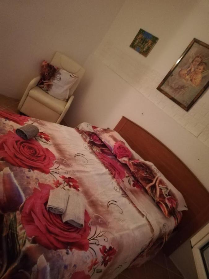 La Casa In Campagna Di Ottavia Alezio Eksteriør bilde